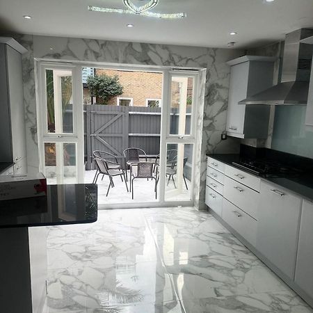 Tina Guest House Лондон Екстериор снимка