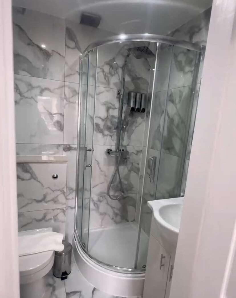 Tina Guest House Лондон Екстериор снимка