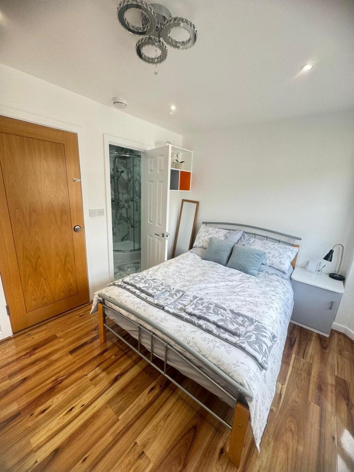 Tina Guest House Лондон Екстериор снимка