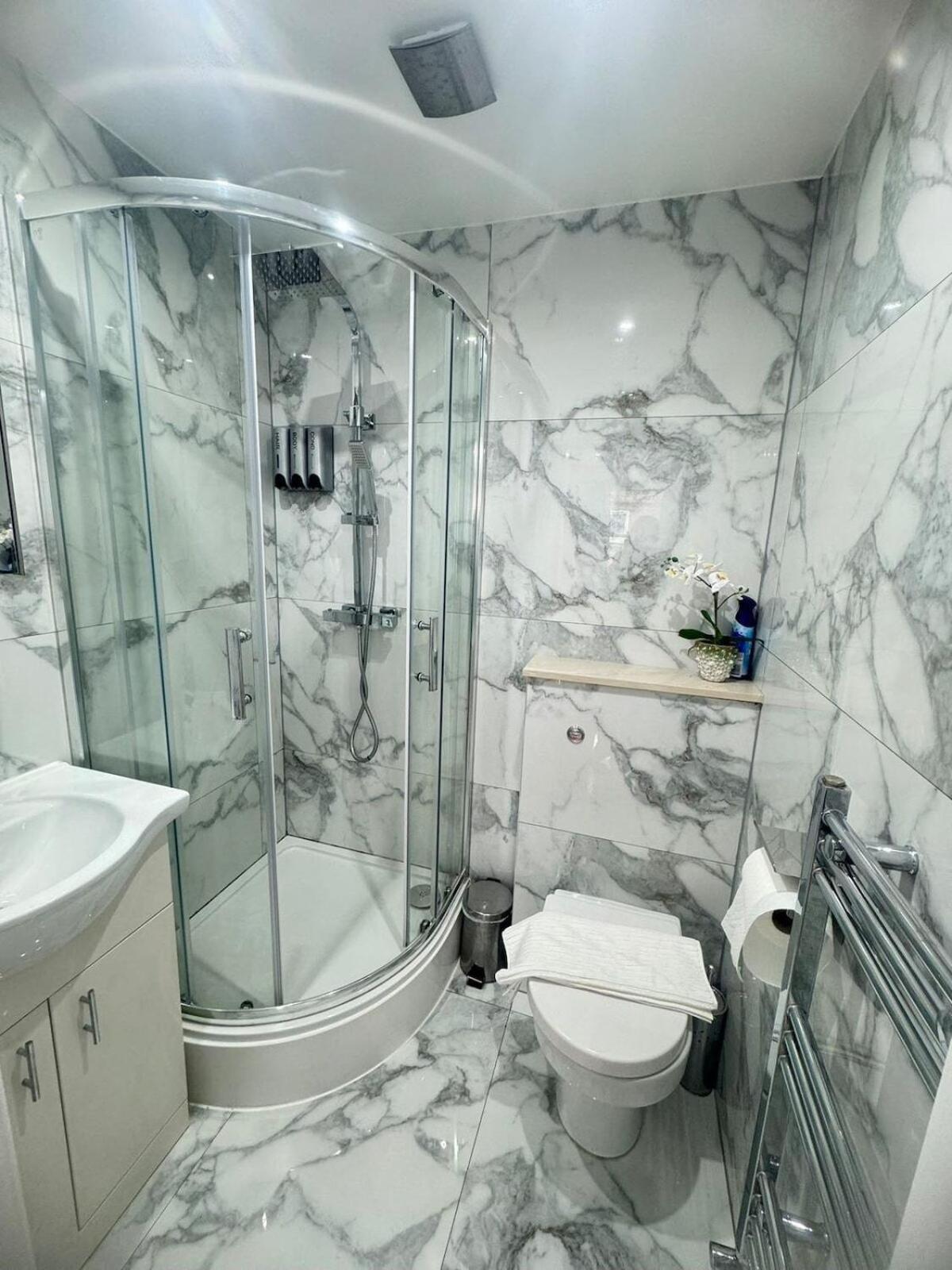 Tina Guest House Лондон Екстериор снимка