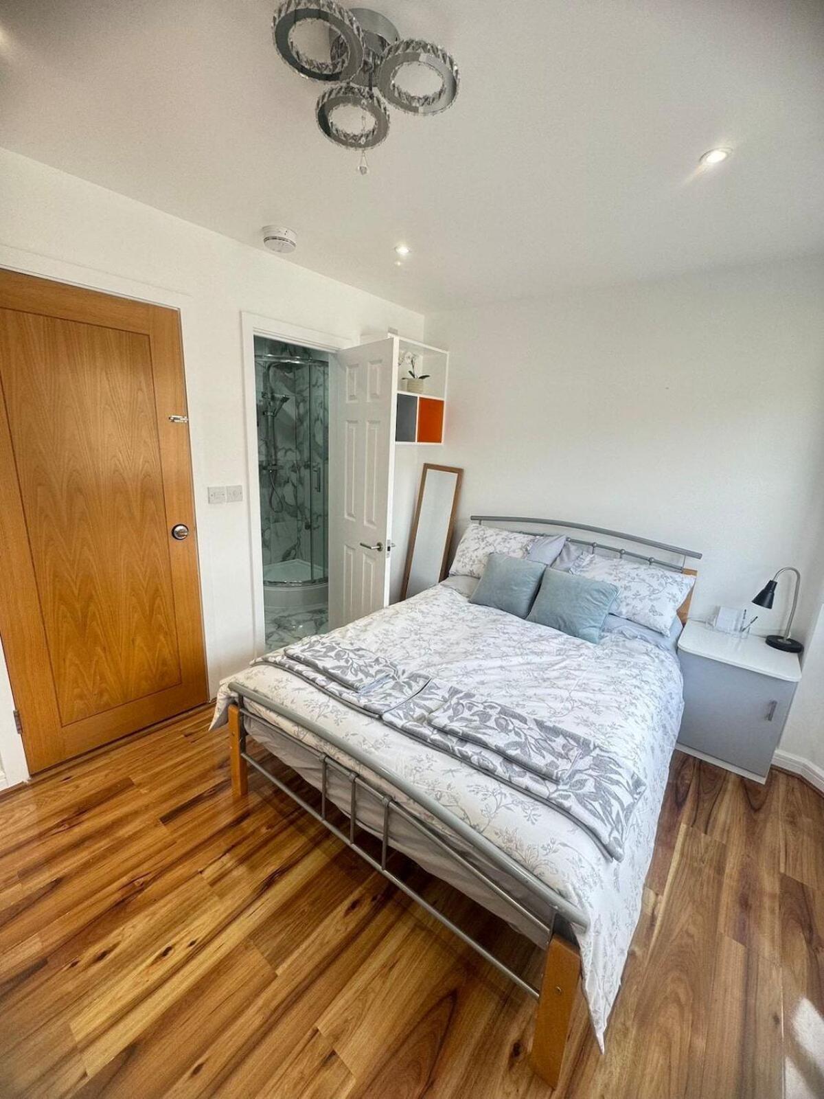 Tina Guest House Лондон Екстериор снимка